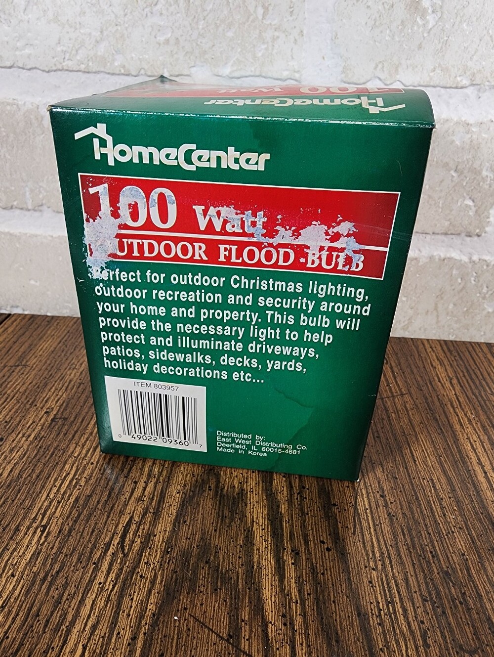 100W Outdoor Red Flood Bulb HomeCenter NIB - Picture 2 of 5
